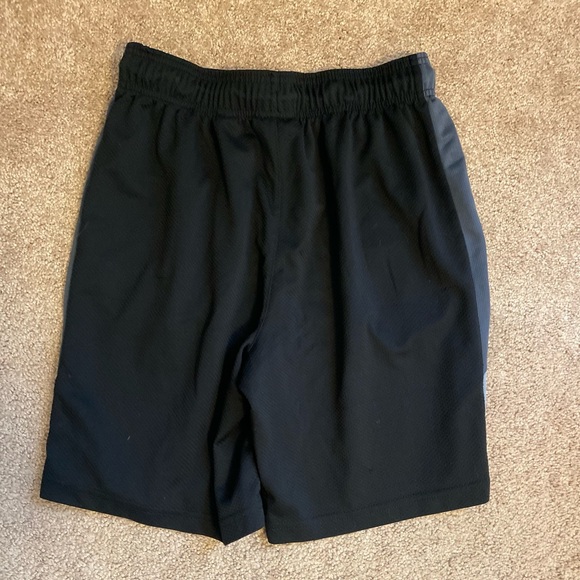 Reebok shorts - Picture 2 of 3